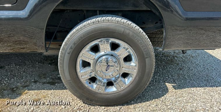 image for item ET3044 2014 Ford F250 Super Duty Lariat  Crew Cab pickup truck