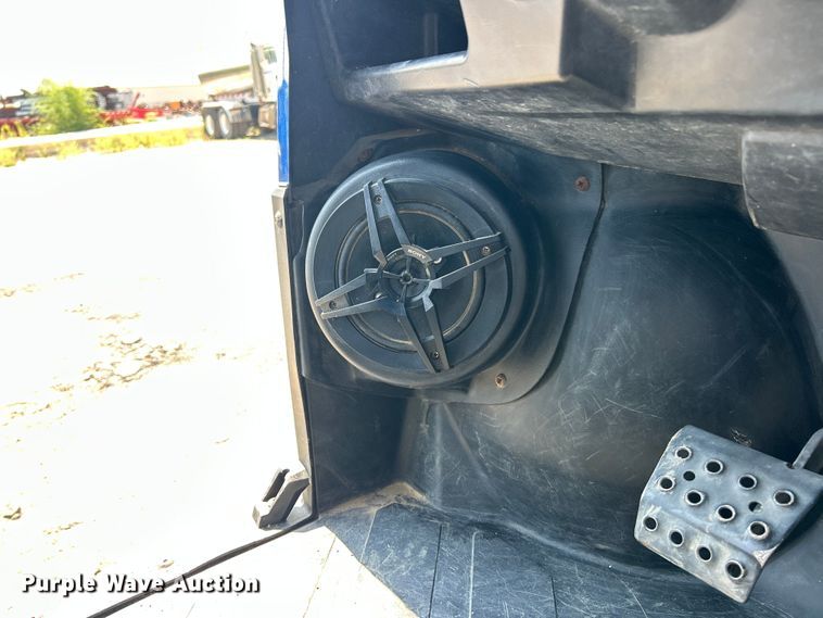 image for item ET3059 2013 Polaris Ranger 800 Crew utility vehicle