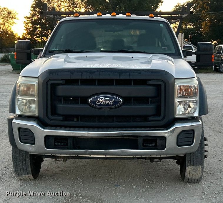 image for item ET3101 2013 Ford F450 Super Duty XL Crew Cab flatbed truck