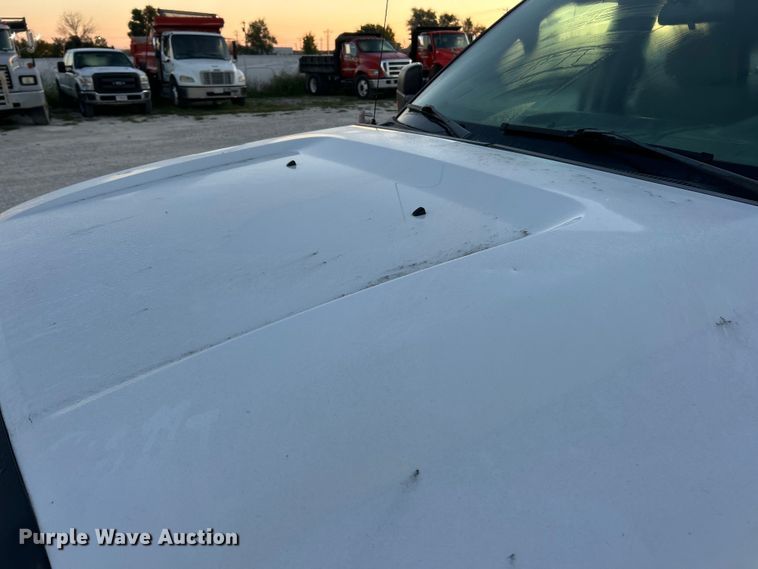 image for item ET3101 2013 Ford F450 Super Duty XL Crew Cab flatbed truck