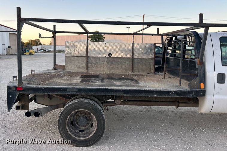 image for item ET3101 2013 Ford F450 Super Duty XL Crew Cab flatbed truck