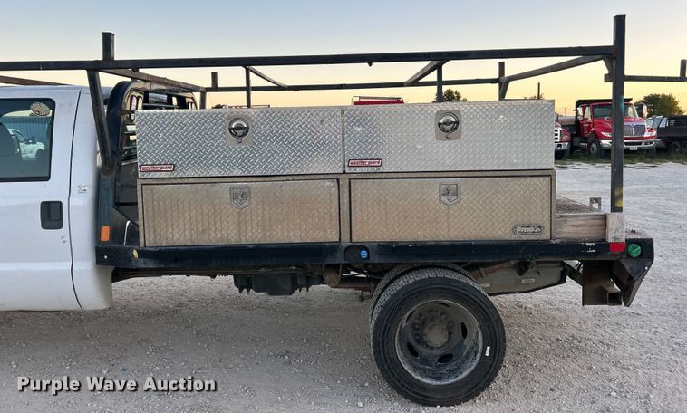 image for item ET3101 2013 Ford F450 Super Duty XL Crew Cab flatbed truck