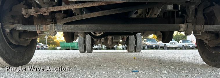 image for item ET3101 2013 Ford F450 Super Duty XL Crew Cab flatbed truck