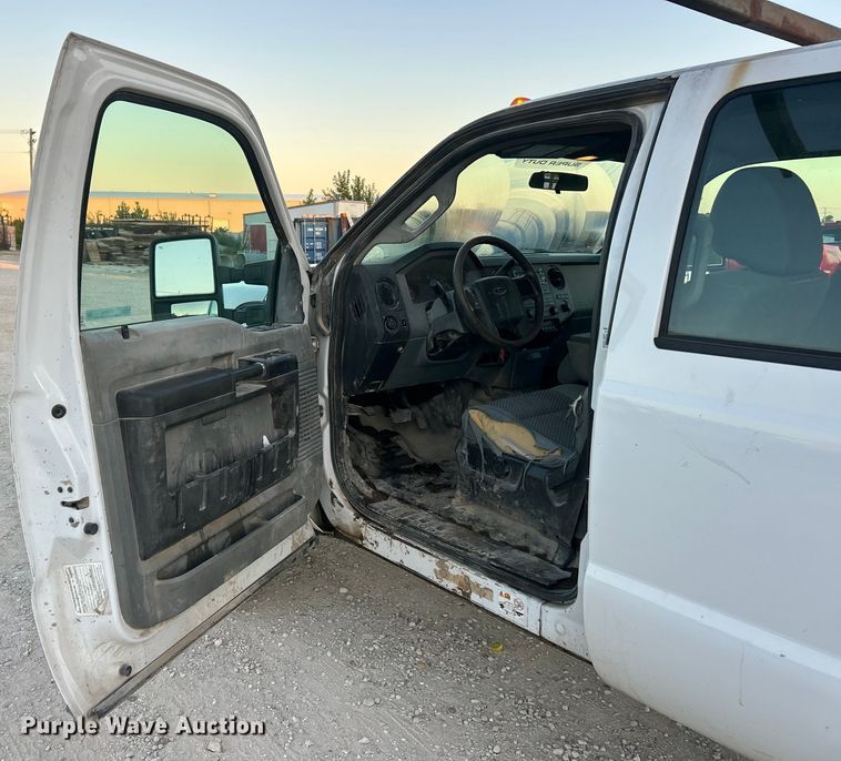 image for item ET3101 2013 Ford F450 Super Duty XL Crew Cab flatbed truck