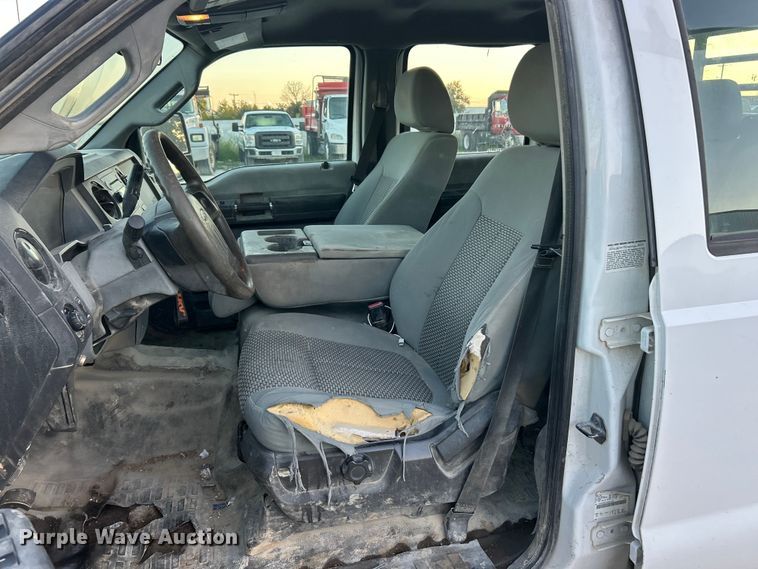 image for item ET3101 2013 Ford F450 Super Duty XL Crew Cab flatbed truck