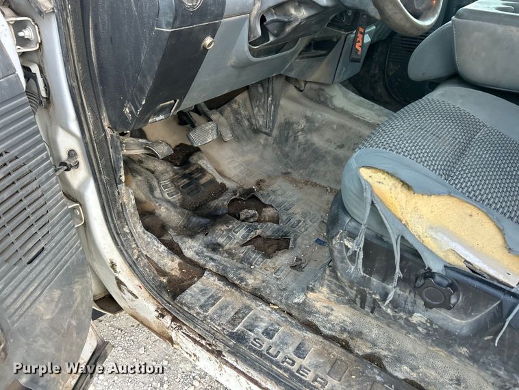 image for item ET3101 2013 Ford F450 Super Duty XL Crew Cab flatbed truck