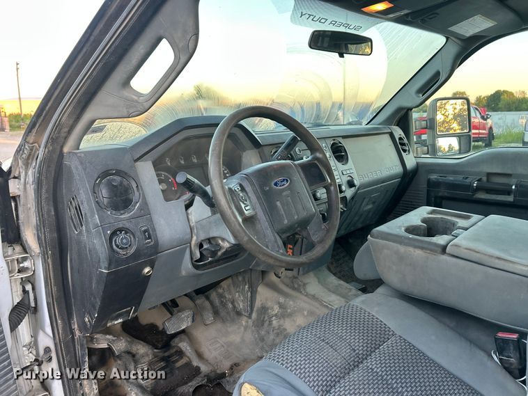 image for item ET3101 2013 Ford F450 Super Duty XL Crew Cab flatbed truck