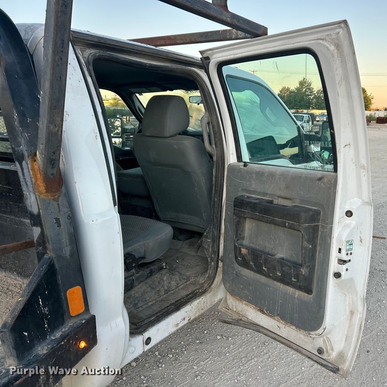 image for item ET3101 2013 Ford F450 Super Duty XL Crew Cab flatbed truck