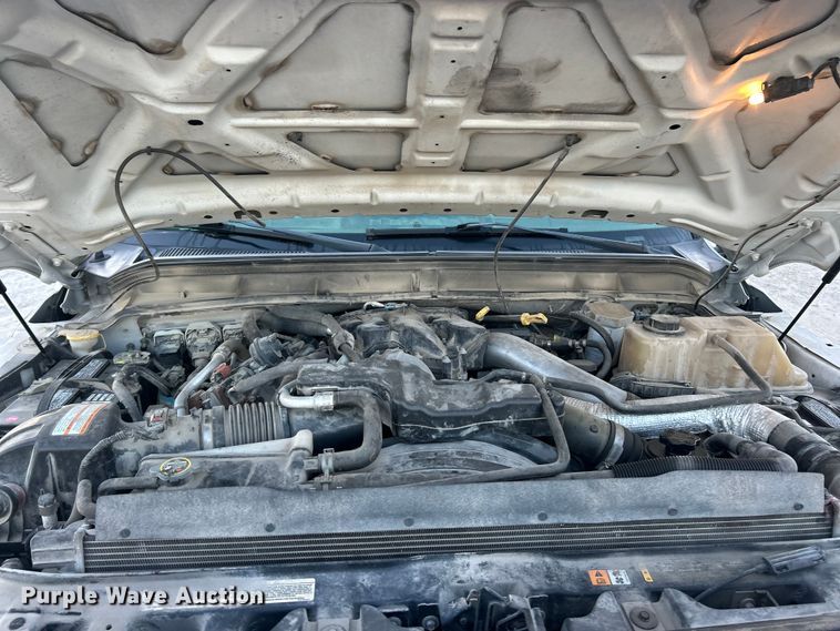 image for item ET3101 2013 Ford F450 Super Duty XL Crew Cab flatbed truck