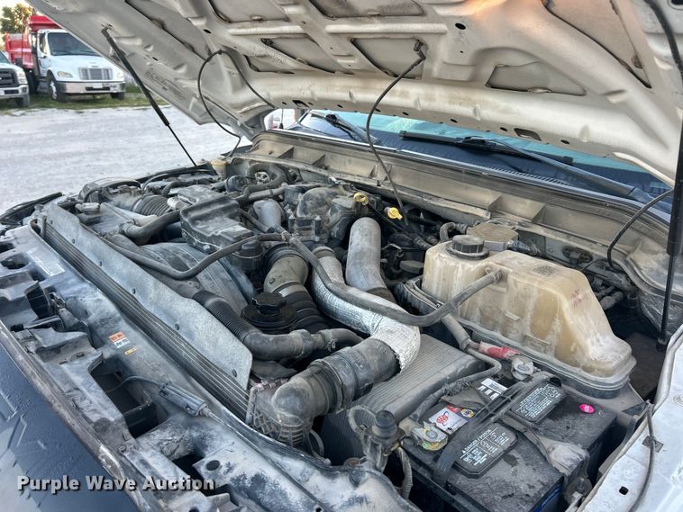 image for item ET3101 2013 Ford F450 Super Duty XL Crew Cab flatbed truck