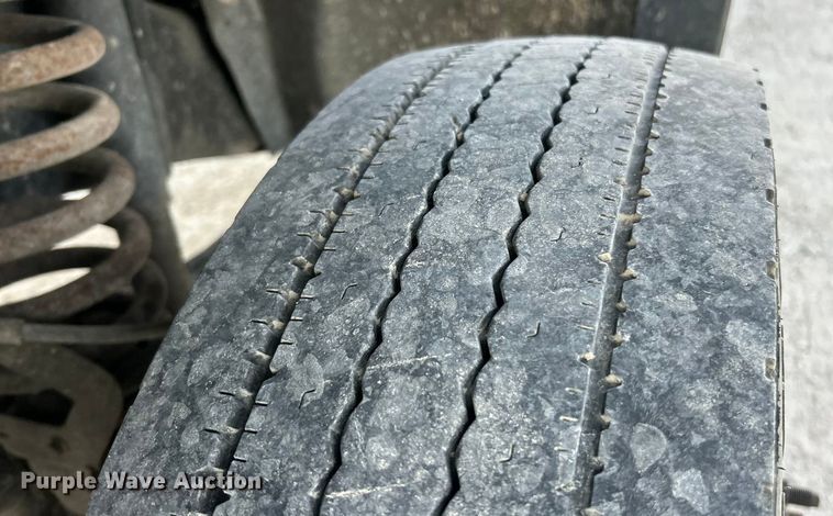 image for item ET3101 2013 Ford F450 Super Duty XL Crew Cab flatbed truck