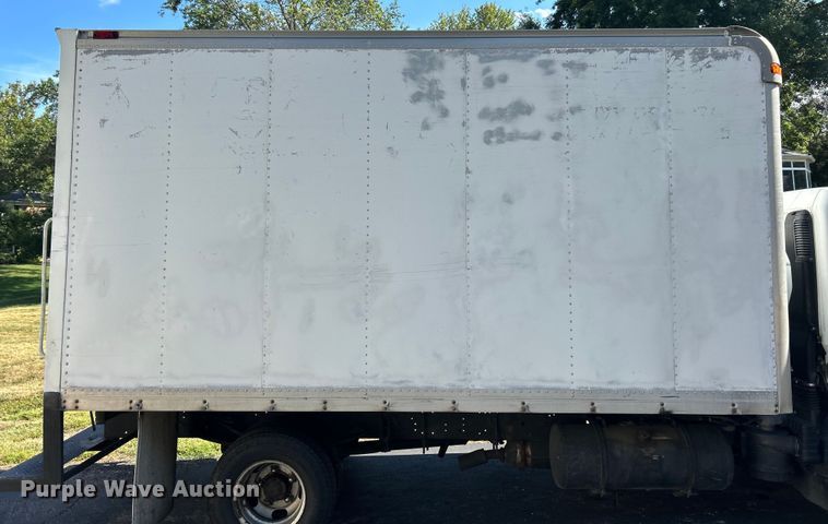 image for item ET3106 2008 Mitsubishi Fuso FE125 box truck