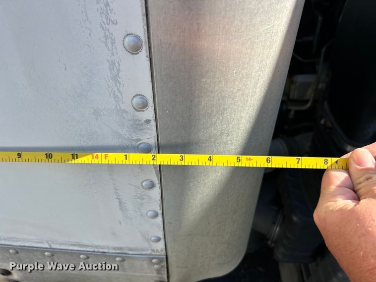 image for item ET3106 2008 Mitsubishi Fuso FE125 box truck