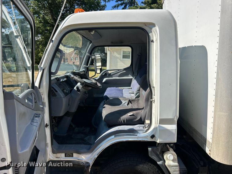 image for item ET3106 2008 Mitsubishi Fuso FE125 box truck