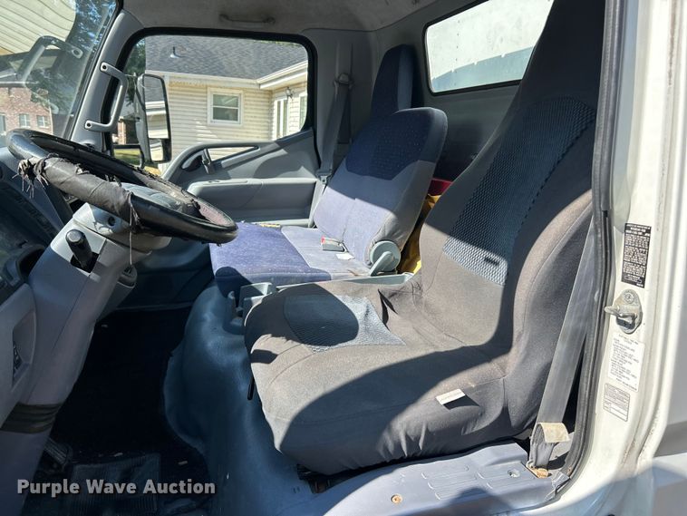 image for item ET3106 2008 Mitsubishi Fuso FE125 box truck