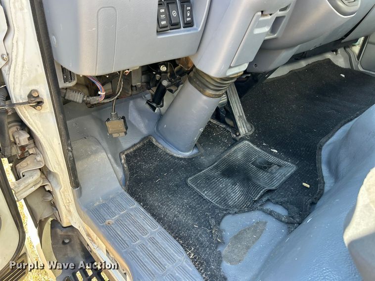 image for item ET3106 2008 Mitsubishi Fuso FE125 box truck