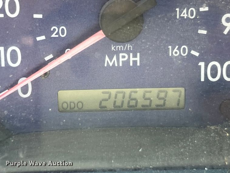 image for item ET3106 2008 Mitsubishi Fuso FE125 box truck