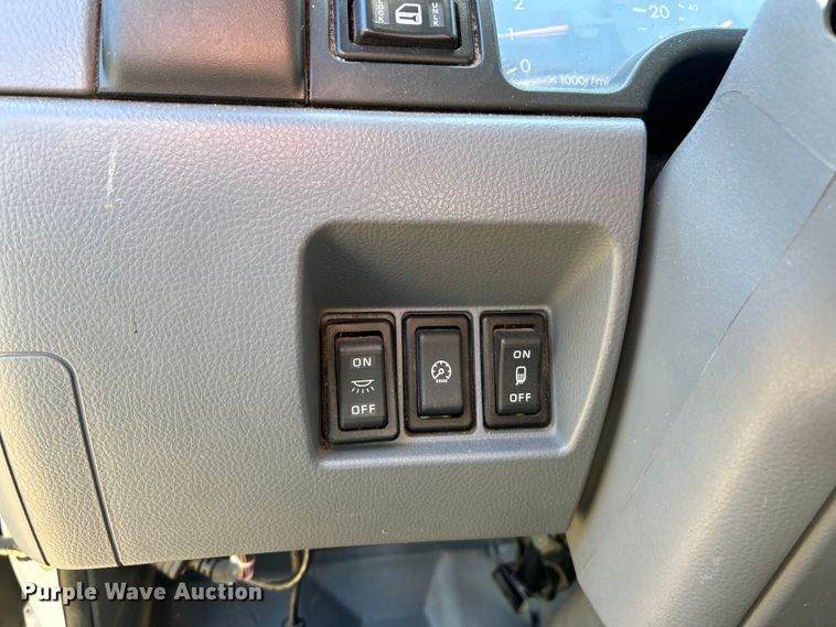 image for item ET3106 2008 Mitsubishi Fuso FE125 box truck