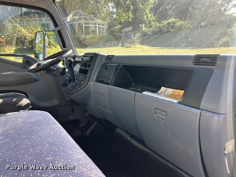 image for item ET3106 2008 Mitsubishi Fuso FE125 box truck