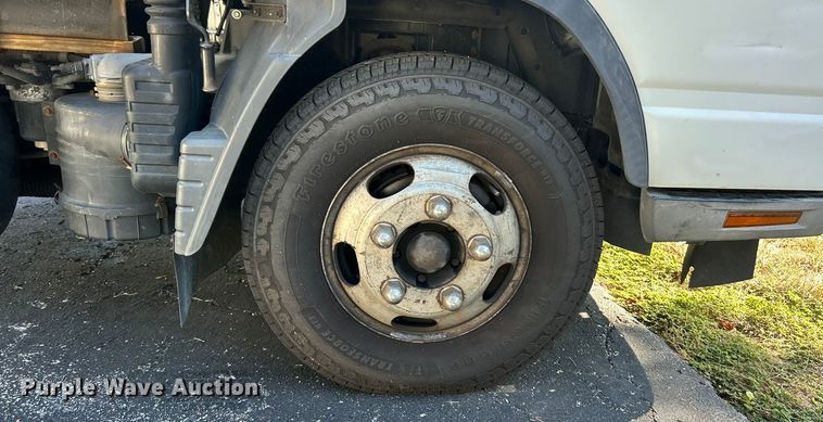 image for item ET3106 2008 Mitsubishi Fuso FE125 box truck