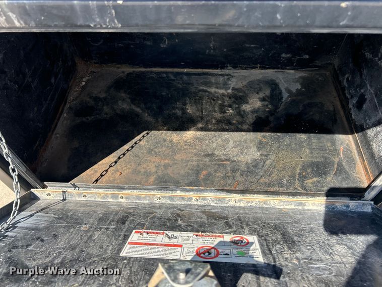 image for item ET3479 2007 GMC Sierra 3500HD flatbed pickup truck