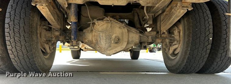 image for item ET3479 2007 GMC Sierra 3500HD flatbed pickup truck