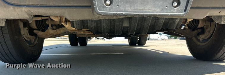 image for item ET3479 2007 GMC Sierra 3500HD flatbed pickup truck