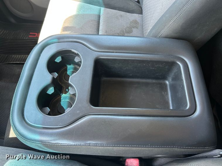 image for item ET3479 2007 GMC Sierra 3500HD flatbed pickup truck