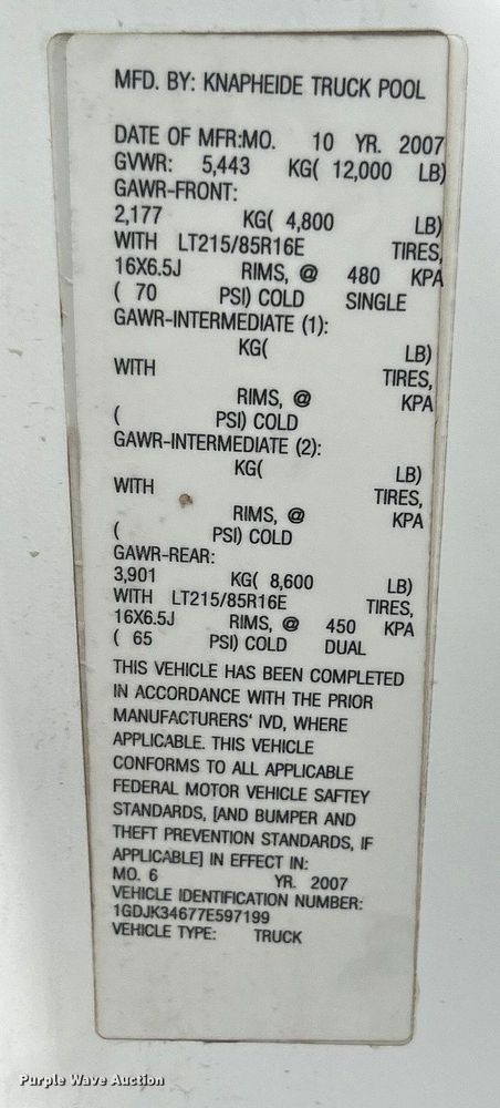 image for item ET3479 2007 GMC Sierra 3500HD flatbed pickup truck