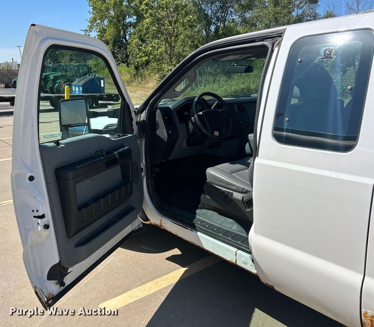 image for item ET3480 2015 Ford F250 Super Duty SuperCab pickup truck