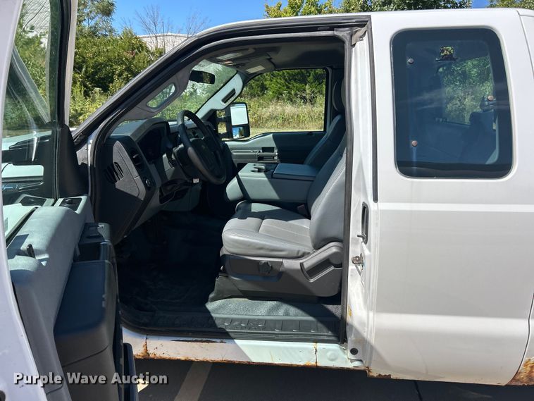 image for item ET3480 2015 Ford F250 Super Duty SuperCab pickup truck