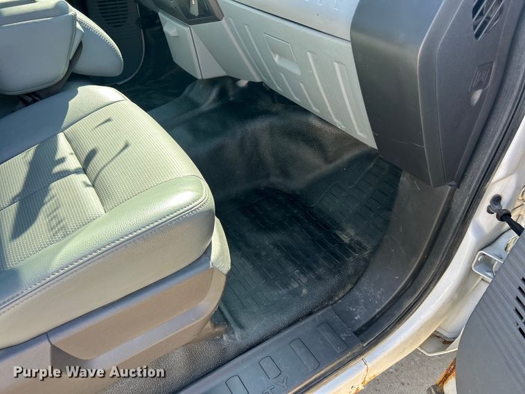 image for item ET3480 2015 Ford F250 Super Duty SuperCab pickup truck