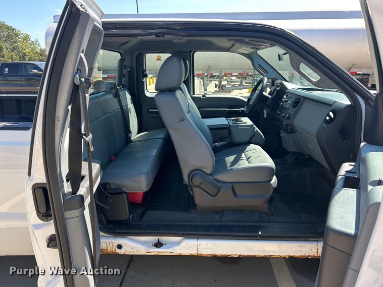 image for item ET3480 2015 Ford F250 Super Duty SuperCab pickup truck