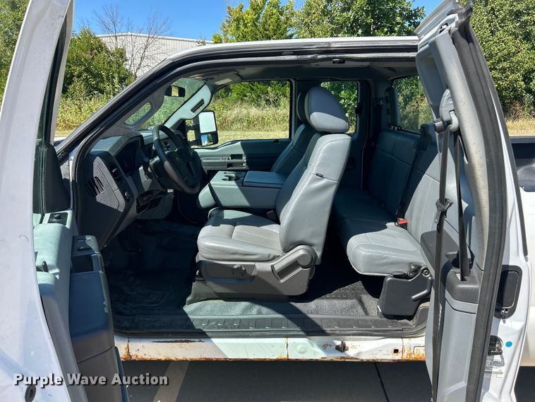 image for item ET3480 2015 Ford F250 Super Duty SuperCab pickup truck