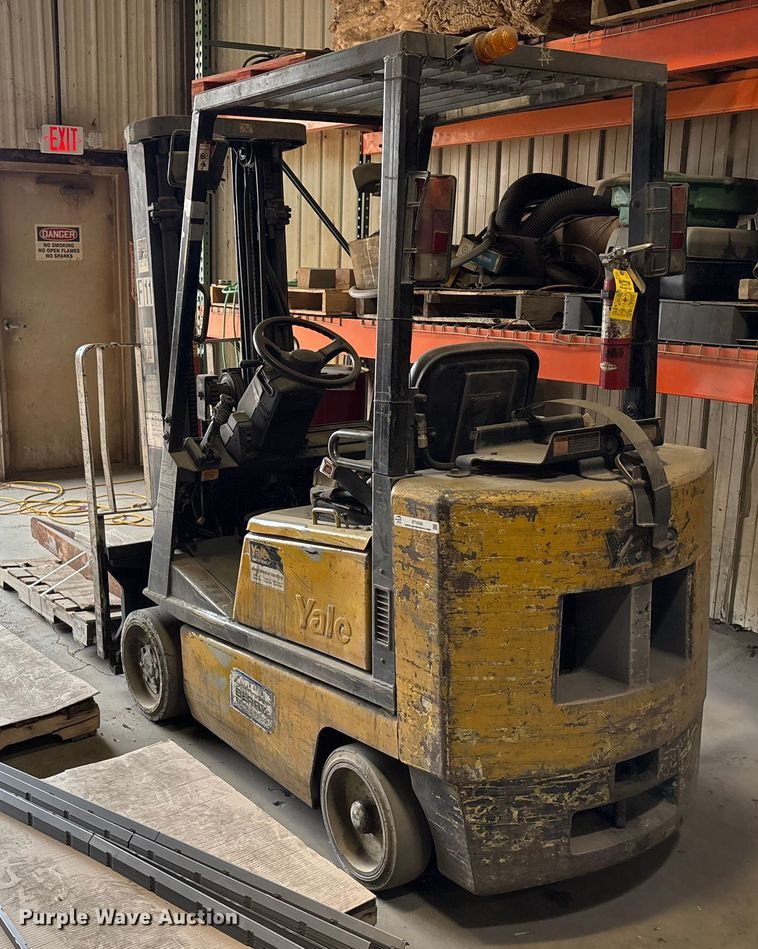image for item ET4520 Yale Forklift forklift