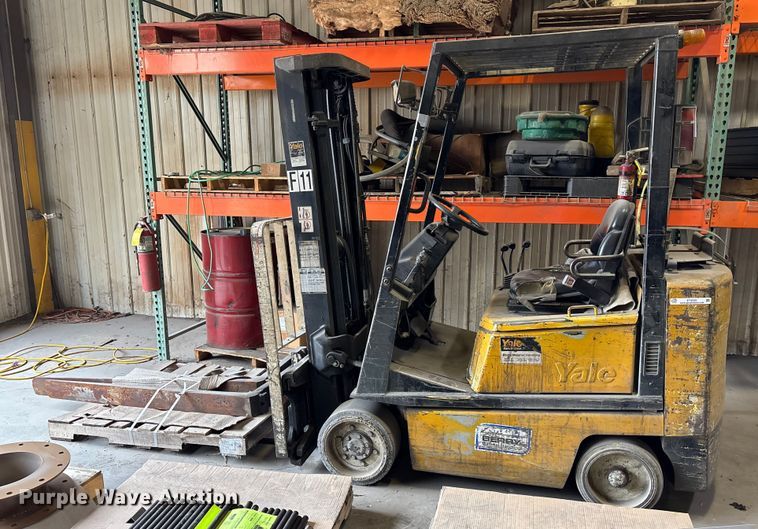 image for item ET4520 Yale Forklift forklift