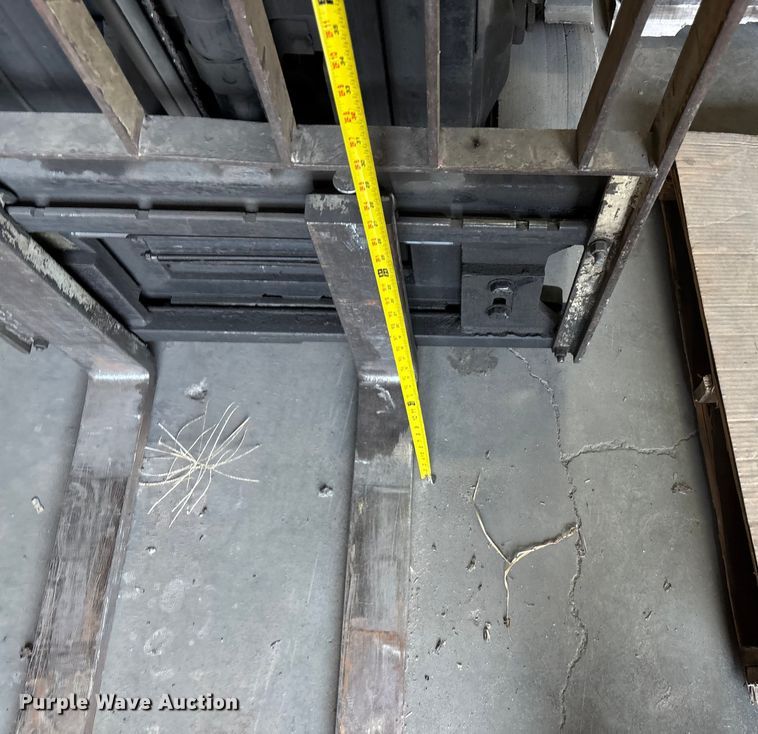 image for item ET4520 Yale Forklift forklift