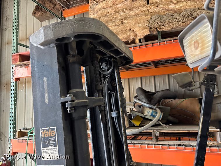 image for item ET4520 Yale Forklift forklift