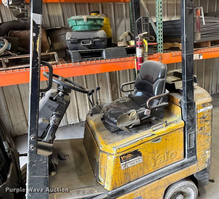 image for item ET4520 Yale Forklift forklift