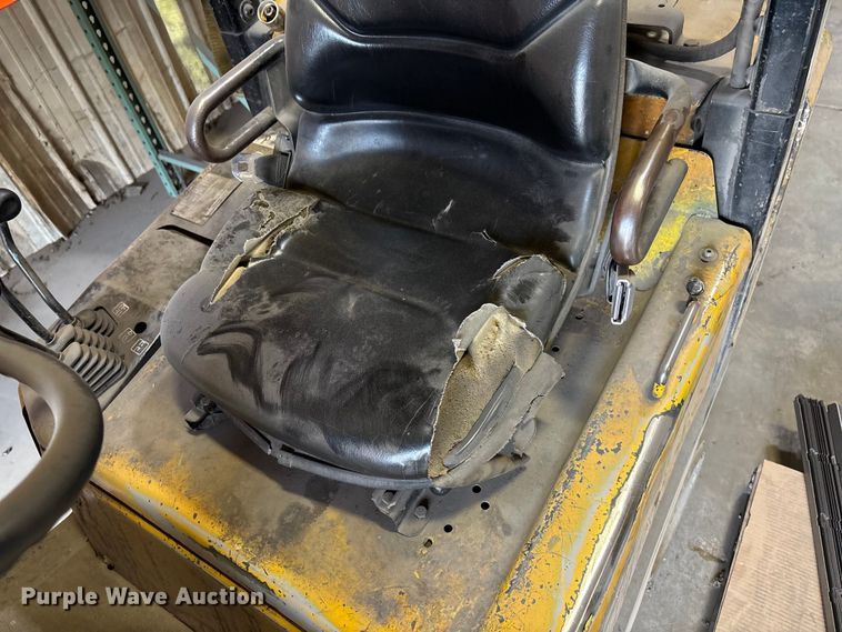 image for item ET4520 Yale Forklift forklift