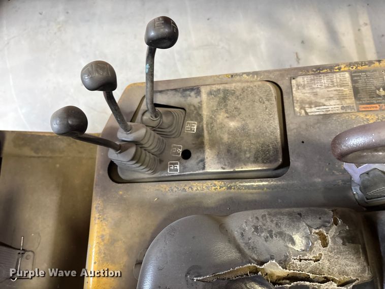 image for item ET4520 Yale Forklift forklift