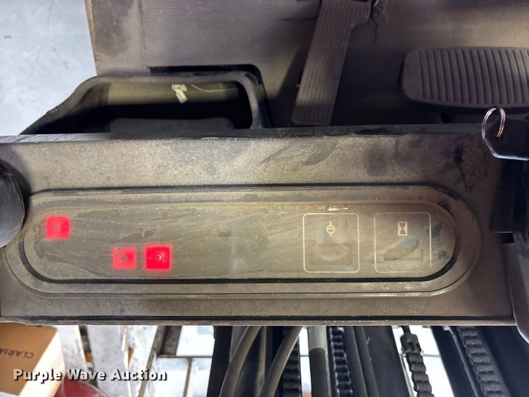 image for item ET4520 Yale Forklift forklift