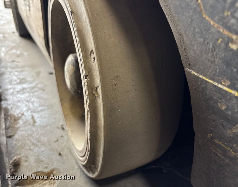 image for item ET4520 Yale Forklift forklift