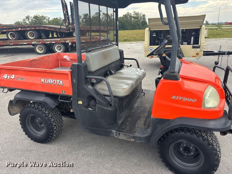image for item ET4592 Kubota RTV 900 utility vehicle