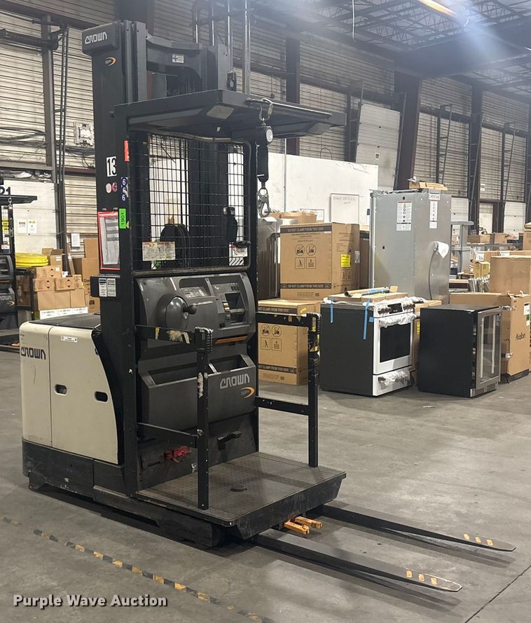 image for item ET8523 2018 Crown SP3520-30 order picker