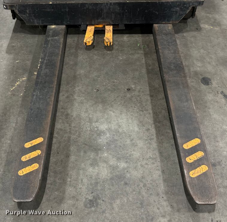 image for item ET8523 2018 Crown SP3520-30 order picker