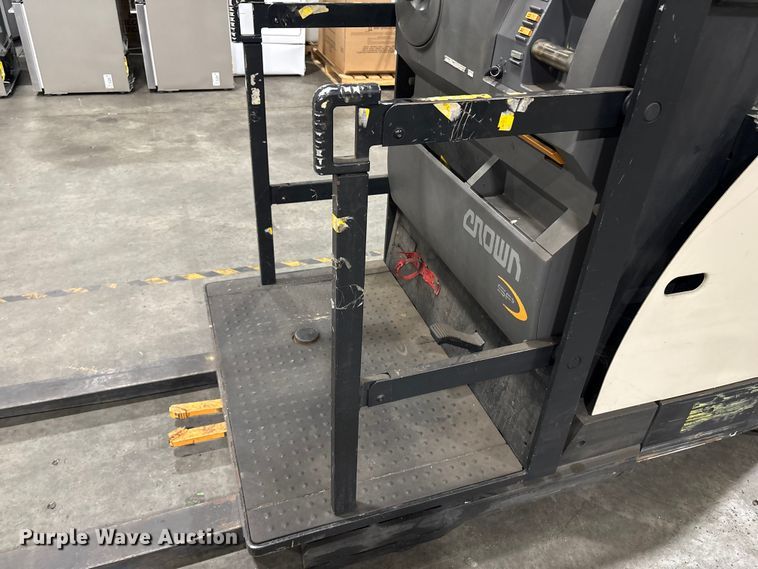 image for item ET8523 2018 Crown SP3520-30 order picker