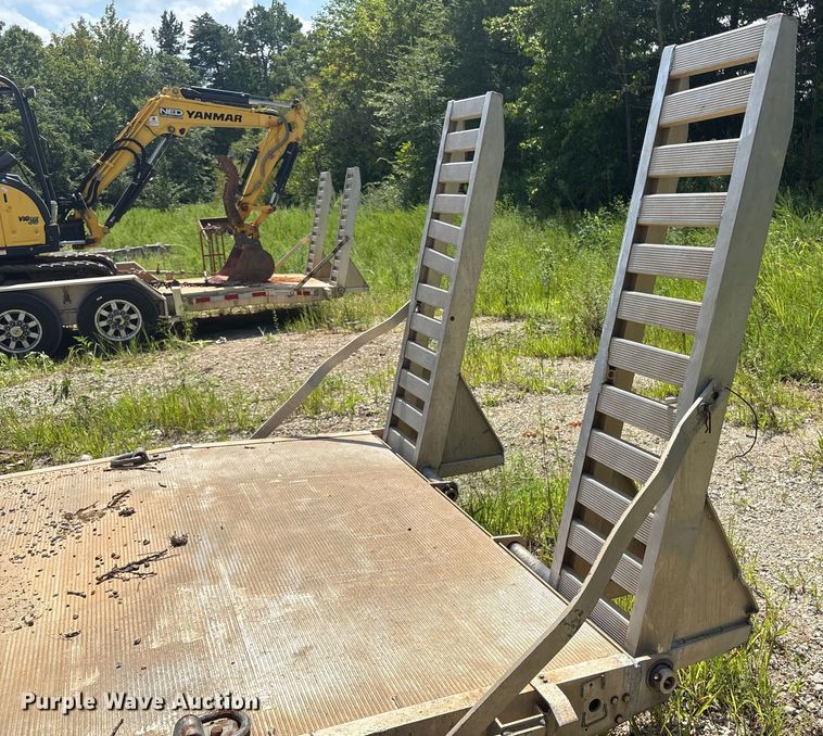 image for item ET8525 2020 Aluma TR-8222-14K equipment trailer