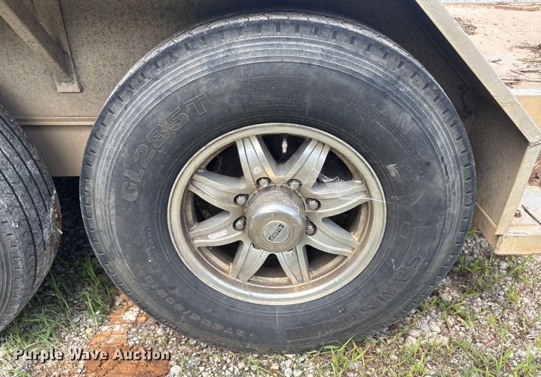 image for item ET8525 2020 Aluma TR-8222-14K equipment trailer