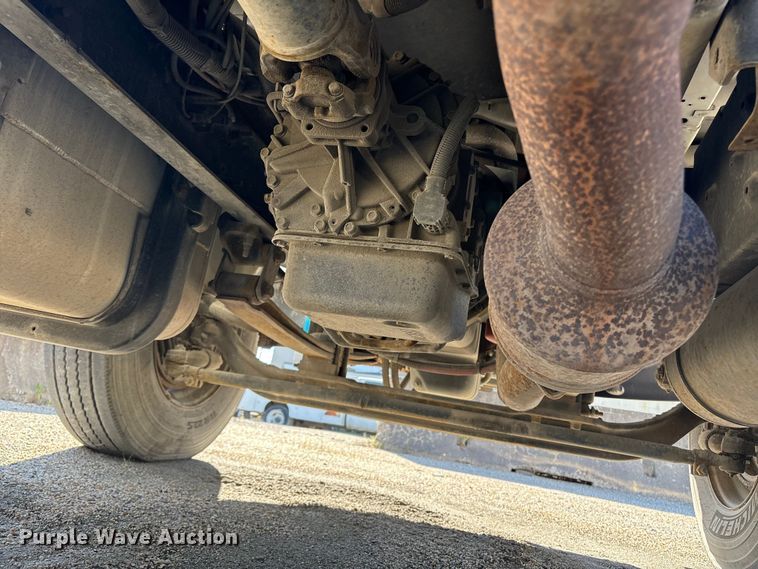 image for item ET8528 2013 International 4300 box truck